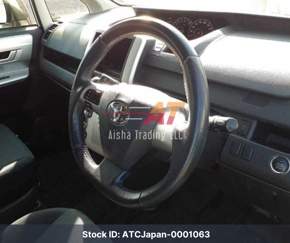 2013 TOYOTA NOAH